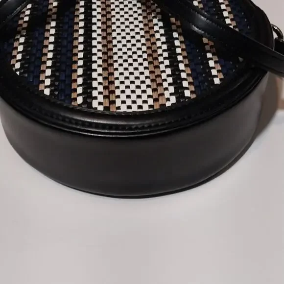 Ted Baker Armara Woven Circle Crossbody - Picture 7 of 10